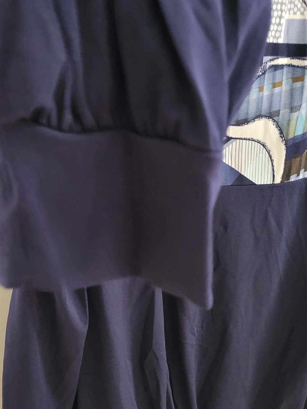Soft Sweatshirt W. Banded Tie Bottom And Orint. 3x - Picture 3 of 5